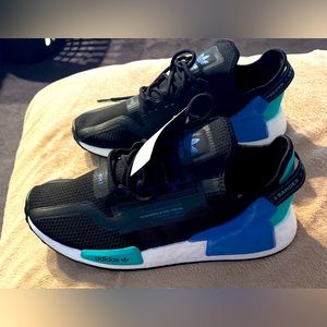 New/Never Worn NMD R1 V2 Adidas Originals - Black / Blue - size 8 - Never Worn